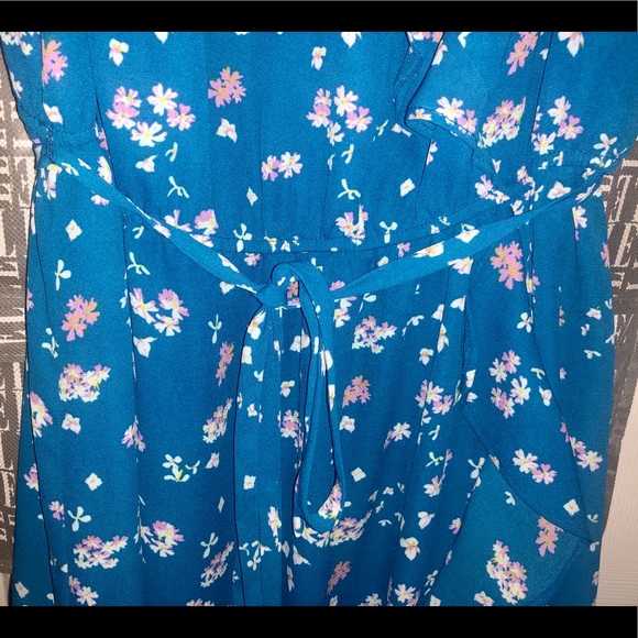 Cold-Shoulder Floral Dress 🌸💙 - Picture 6 of 13